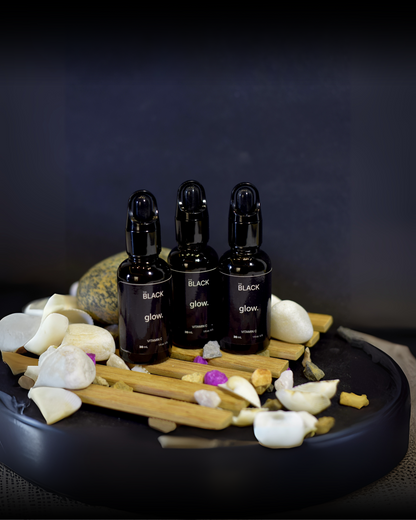 THE BLACK VITAMIN C BRIGHTENING SERUM (30ml)